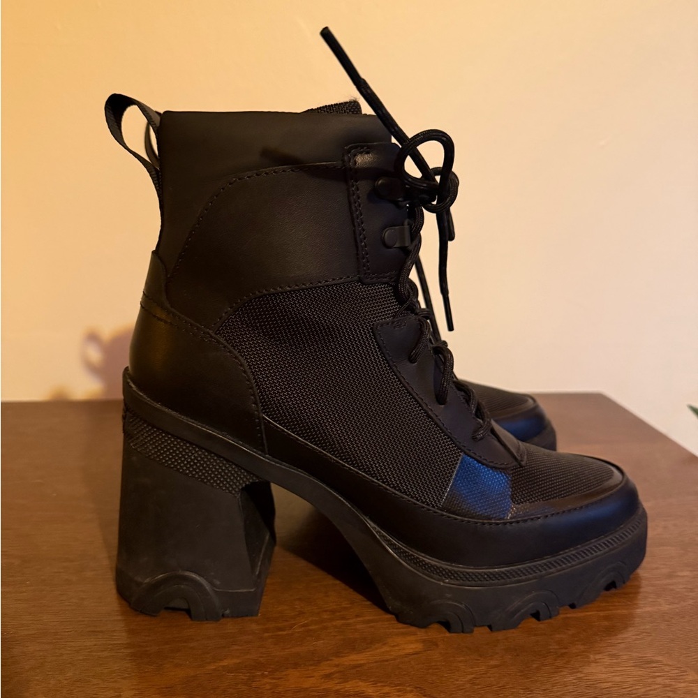 Sorel Brex Heel Lace Boot Black Women’s size 7